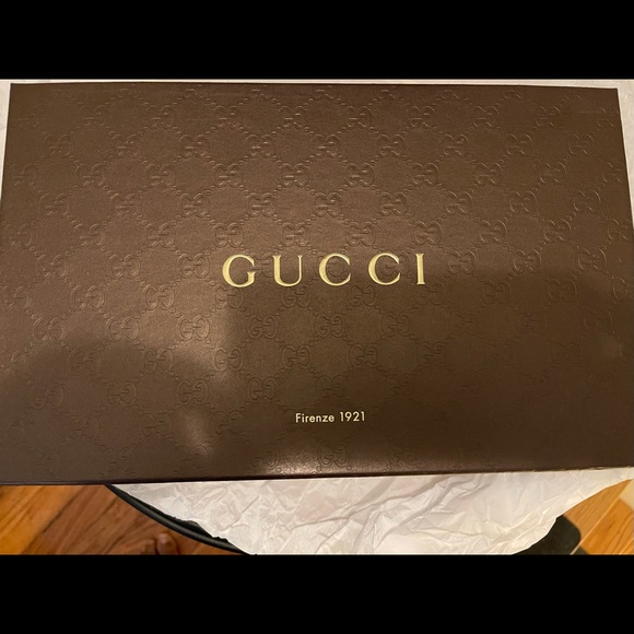 Gucci Women’s Sneakers - Picture 1 of 3